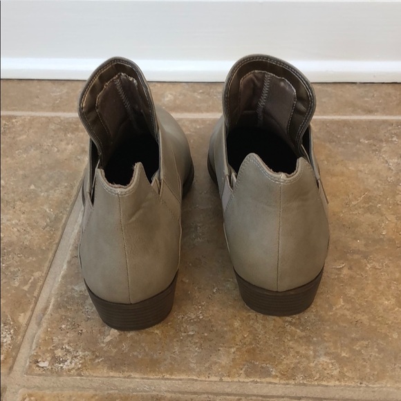 NWOT Life Stride Velocity booties - Picture 3 of 5